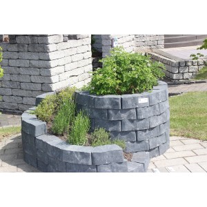 Diephaus Schnecke Quarzit, Pflanzsteine-Set für den Garten, bepflanzt mit Kräutern.