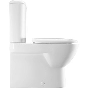 Weisse, spülrandlose baliv Stand-WC-Kombination mit Spülkasten und WC-Sitz.