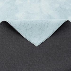 Pergamon Luxus Fellteppich Pearl Blau (140x200cm), super weich, Detailansicht der Rückseite.
