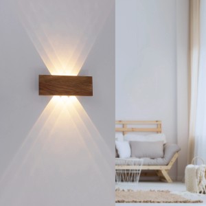 LED-Wandlampe Palma im Holzdekor, 32x12cm, strahlt warmweißes Licht nach oben und unten.