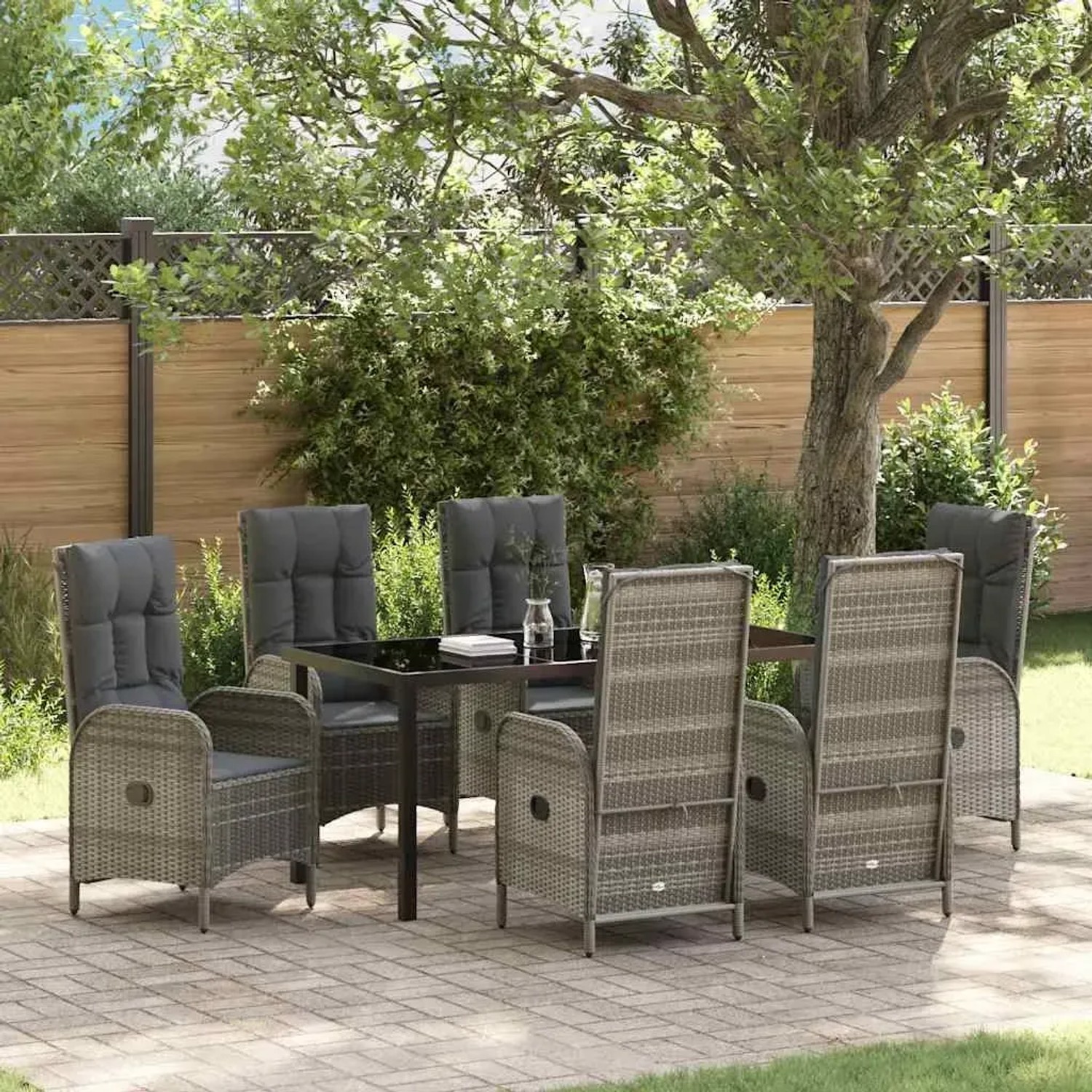 Graue 7-tlg. vidaXL Garten Essgruppe aus Polyrattan mit Tisch und Stühlen mit Kissen.