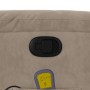 Detailansicht: Taupe Massagesessel mit Aufstehhilfe, Hebel und Fernbedienung.