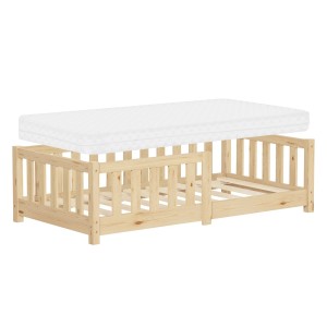 Kinderbett 70x140 cm aus Natur-Kiefernholz mit Rausfallschutz und Matratze.