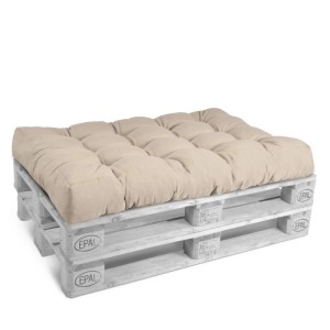Beiges Beautissu ECO Style Paletten-Sitzkissen 120x80x15cm mit Heftungen auf zwei Europaletten. Für Garten & Indoor.