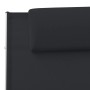 Detailansicht: Schwarze Textilene Sonnenliege mit Kissen und silbernem Aluminiumgestell.