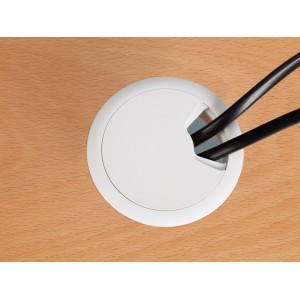 Weiße Kabeldurchlassdose (Ø 60mm) auf Holztisch mit zwei schwarzen Kabeln.