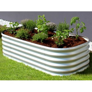 Vitavia Hochbeet Vita 401 aus Zink-Alu mit Bepflanzung im Garten.