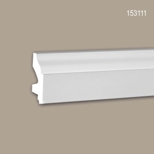 Weiße PROFHOME Sockelleiste 153111-Box im Detail. Fußleiste aus Polyurethan Hartschaum, Neo-Klassizismus Stil.