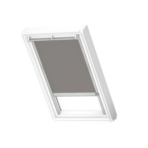 Velux Verdunkelungsrollo DML C02 Grau-Alu für Dachfenster, teilweise geöffnet.
