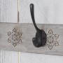 MCW Wandgarderobe C89 im Shabby-Look mit 8 Haken, weißes Holzpaneel mit Metallhaken.
