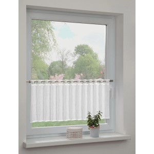 Weiße Sehlbach Bistrogardine mit Stangendurchzug und Borte, 135x45 cm, am Fenster.