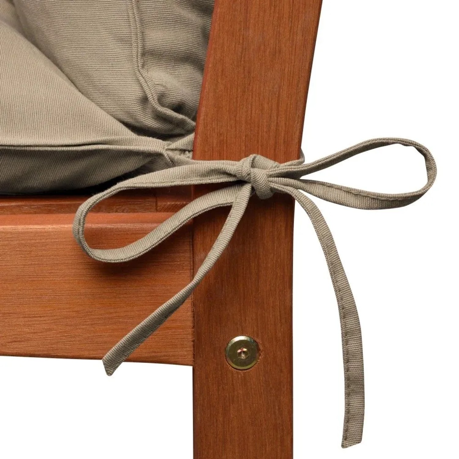 Beige Beautissu Bankauflage Flair BR mit Befestigungsbändern an Holzbank. Weiche Gartenstuhlauflage Natur.