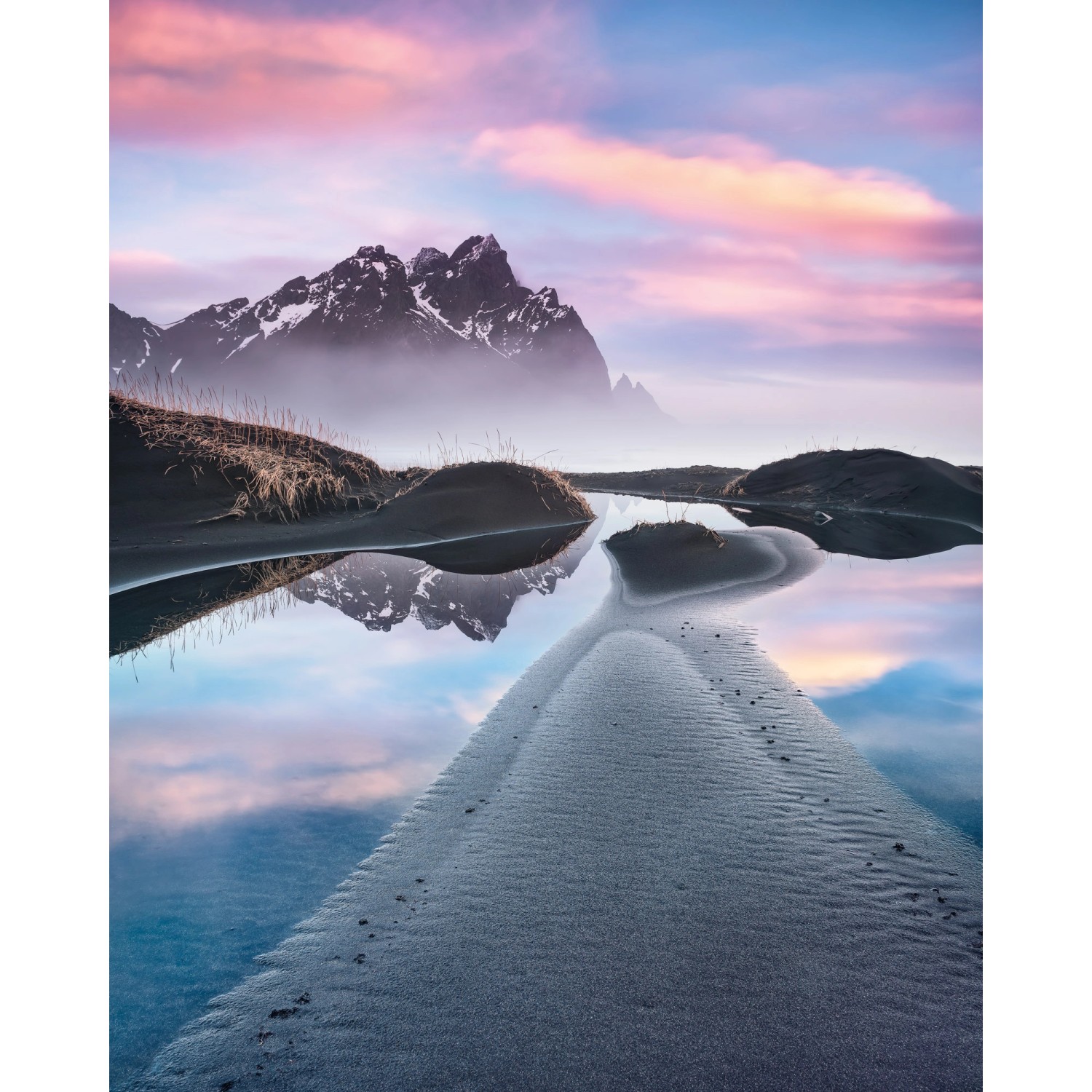 Komar Fototapete Vlies Glowing Vestrahorn  200 x 250 cm