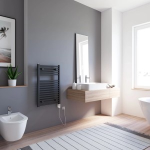 Schulte Design-Heizkörper München mattschwarz, elektrisch, im modernen Bad. Ideal als Handtuchtrockner.