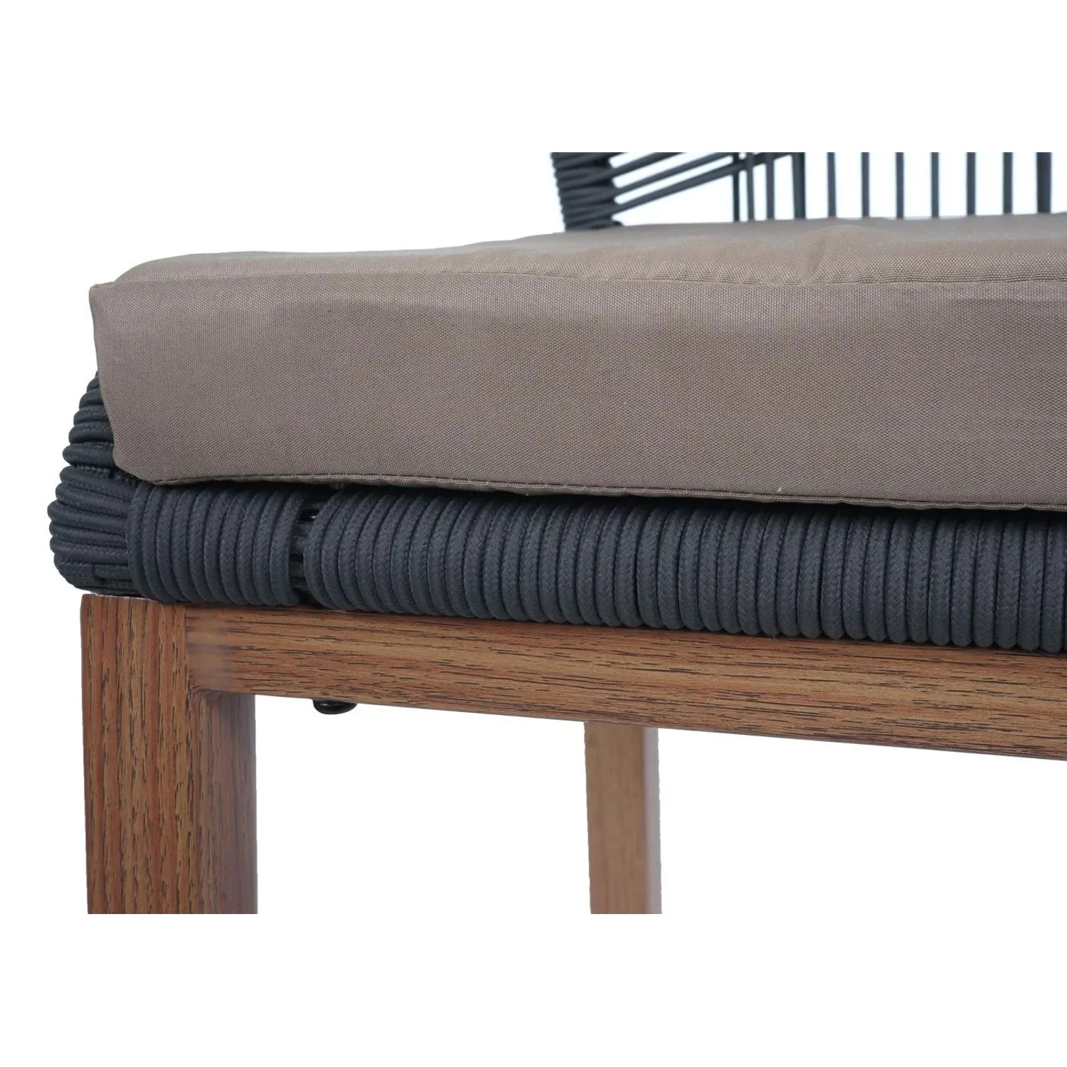 Nahaufnahme des Proregal Rope-Barhockers: Anthrazit Seilgeflecht, taupe Sitzkissen, braunes Metallgestell in Holz-Optik.