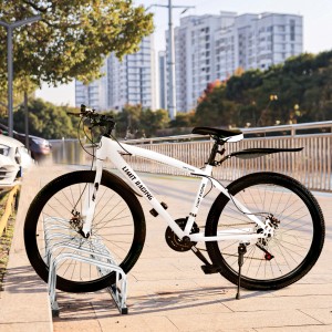 Fahrrad im Schulte Fahrradparkständer für 5 Fahrräder, verzinkt, Reifen bis 7,5 cm.