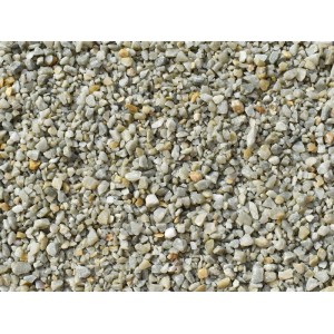 Nahaufnahme von Pflastersplitt, Körnung 2-8 mm, in Grau- und Beigetönen.