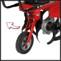 Detailaufnahme der Einhell GC-MT 2236 Benzin-Motorhacke mit Führungsrad und Hackmessern.