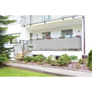 Graue Balkonbespannung 90x500 cm am Balkongeländer eines Hauses.