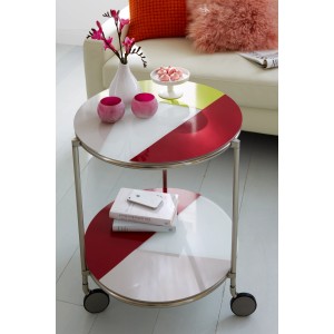 d-c-fix Klebefolie Uni Lack Magnolie auf Beistelltisch, Dekorationsbeispiel.