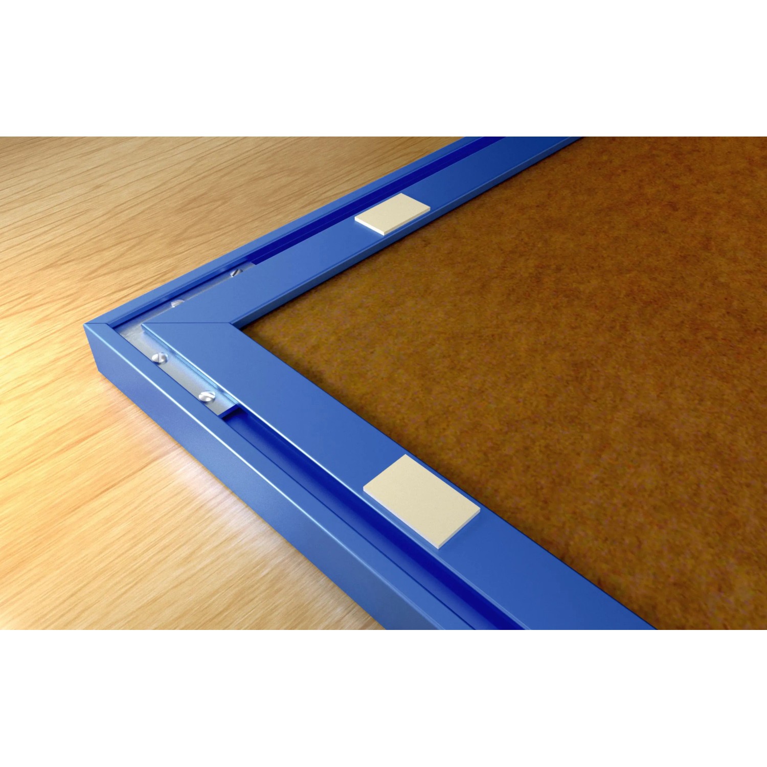 Detailansicht: Blauer Bilderrahmen mit Fischer Montagestreifen zur Befestigung.