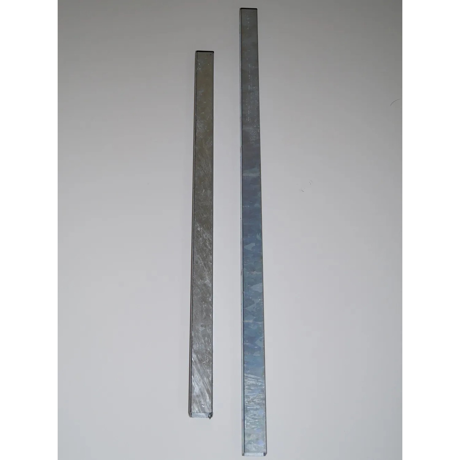 Gabiona Zaunpfosten, 4x4 cm, 40 cm hoch, zur Stabilisierung von Gabionen.
