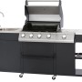 Schwarze Outdoor-Küche mit Edelstahl-Gasgrill, Spülbecken und Ablageflächen auf Rollen.