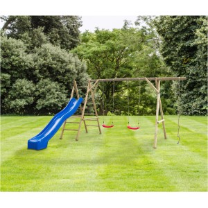 T&J Kletterschaukel Vreni mit blauer Rutsche, Doppelschaukel und Strickleiter im Garten.