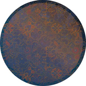 Selbstklebende, runde Tapete mit blau-roten Ornamenten, Ø 125 cm. Wandtattoo für Wohnraum.