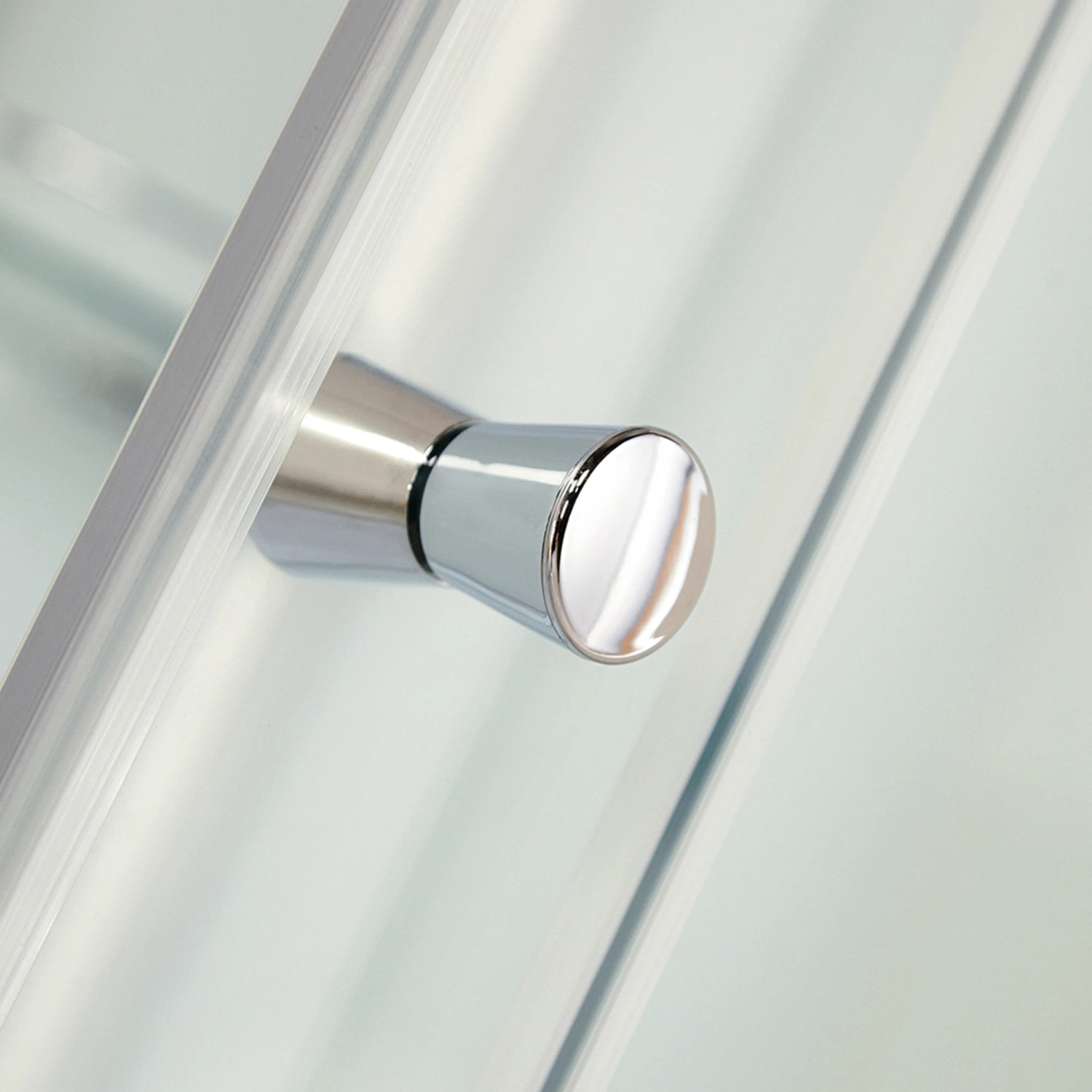 Detailaufnahme: Griff der Schulte ExpressPlus Duschkabine Ibiza, Chromoptik.