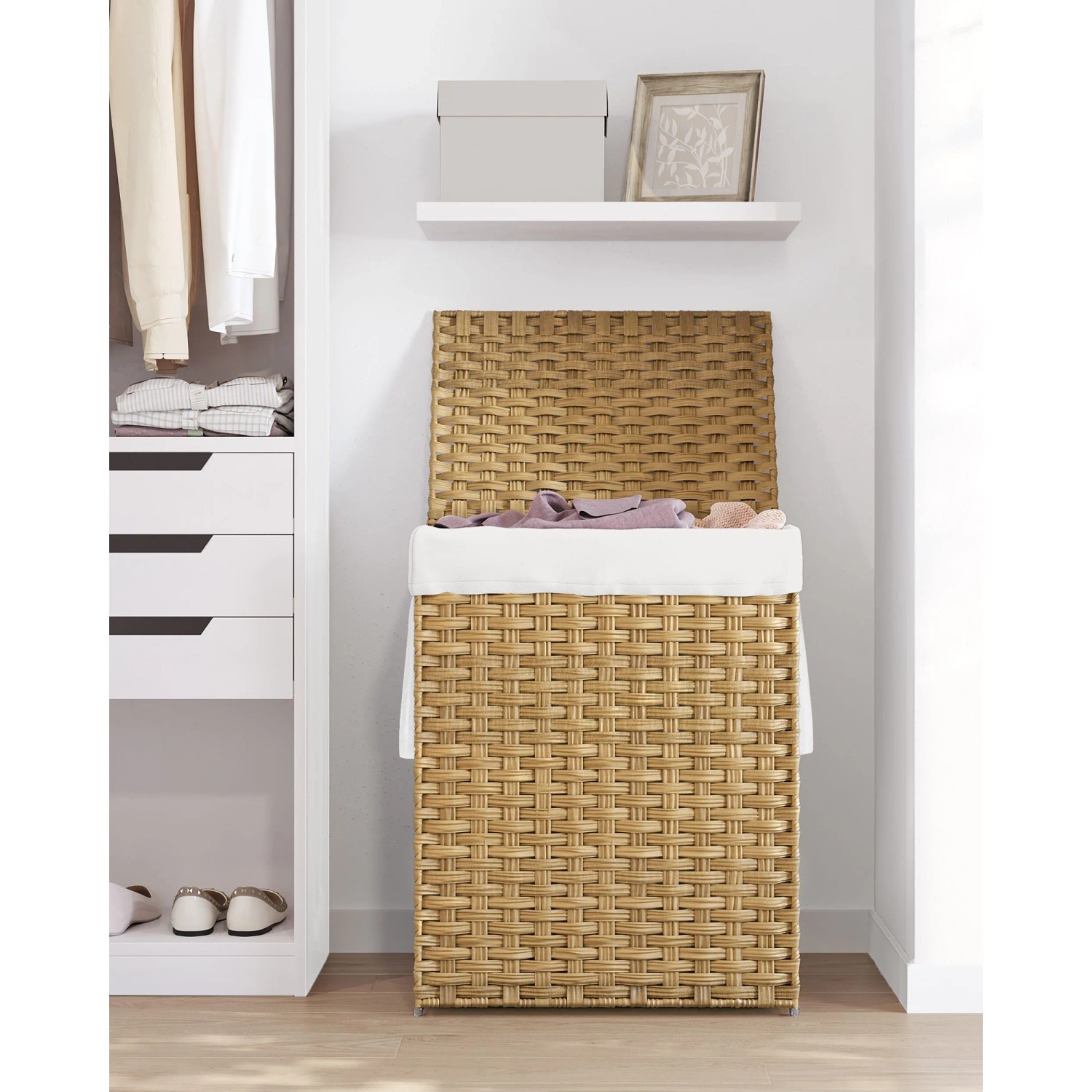 Songmics Wäschesammler Eliott, 90 l, Natur, geflochten mit Deckel und Wäschesack.
