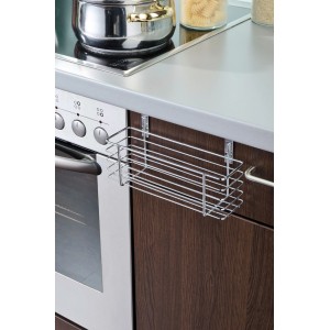 Wenko Einhängekorb Slim, Chrom, an Schranktür in Küche montiert.