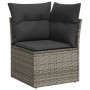 Graues vidaXL Garten-Ecksofa aus Rattan mit dunklen Kissen, Teil einer Sofagarnitur.