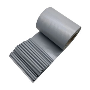 Graue KARAT PVC Sichtschutzstreifen (19cm x 35m) für Gartenzäune, blickdicht.