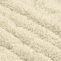 Cremefarbene Sommerdecke (200x220 cm) aus Mikrofaser und Teddy-Fleece, Detailansicht.