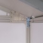Detailaufnahme der Eckverbindung eines Grosfillex Kunststoff-Gartenhauses.