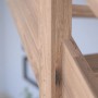 Detailaufnahme: Gerade Treppe Mykonos Pro Eiche mit Holz-Edelstahl-Geländer.