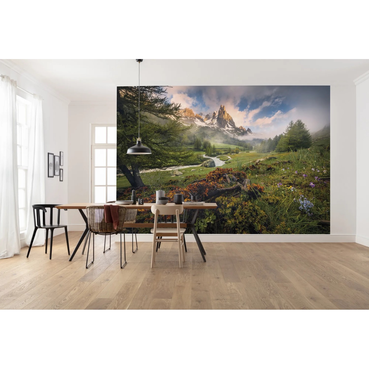 Vlies Fototapete The Last Paradise mit Berglandschaft im Esszimmer.