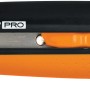 Fiskars CarbonMax™ Abbrechklingenmesser, 25 mm, mit orangefarbenem Griff und ausfahrbarer Klinge.