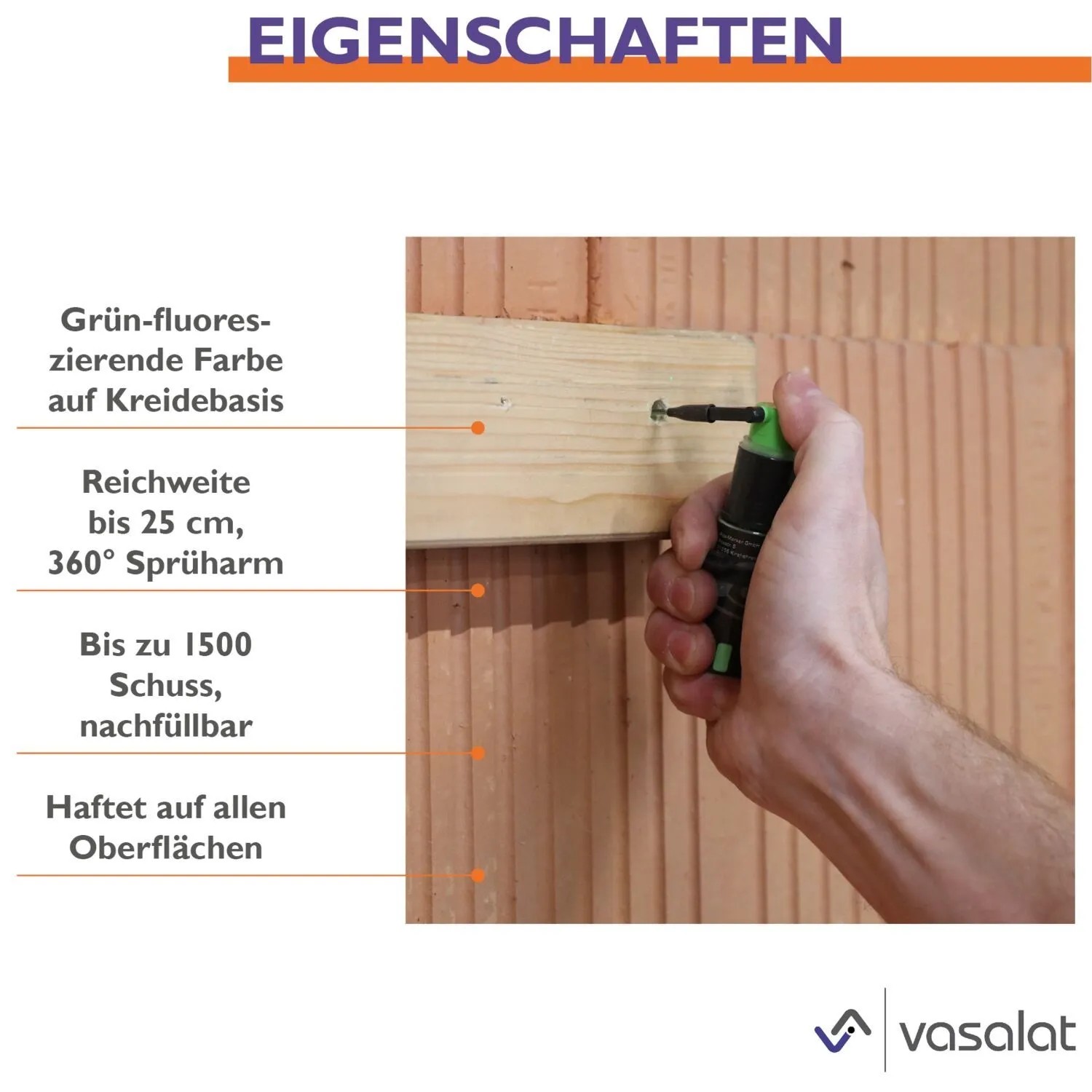 Hand nutzt Pica Powder Bohrloch-Spraymarker Set für präzise Markierung an Holzbrett auf Ziegelwand. Grünes Pulver, 360° Sprüharm, nachfüllbar.