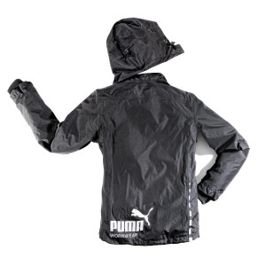 Schwarze Puma Workwear Regenjacke Champ (Größe L) mit Kapuze und reflektierendem Detail.
