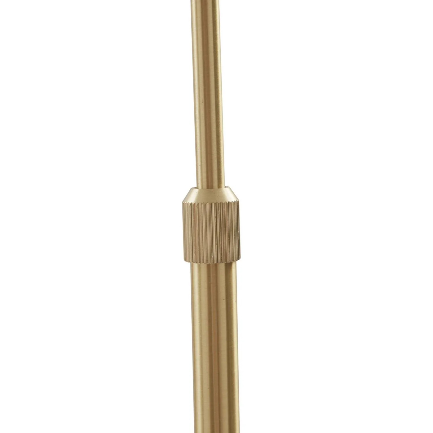 Detailaufnahme: Goldene Lindby Bogenlampe Lennart, Metallelemente.