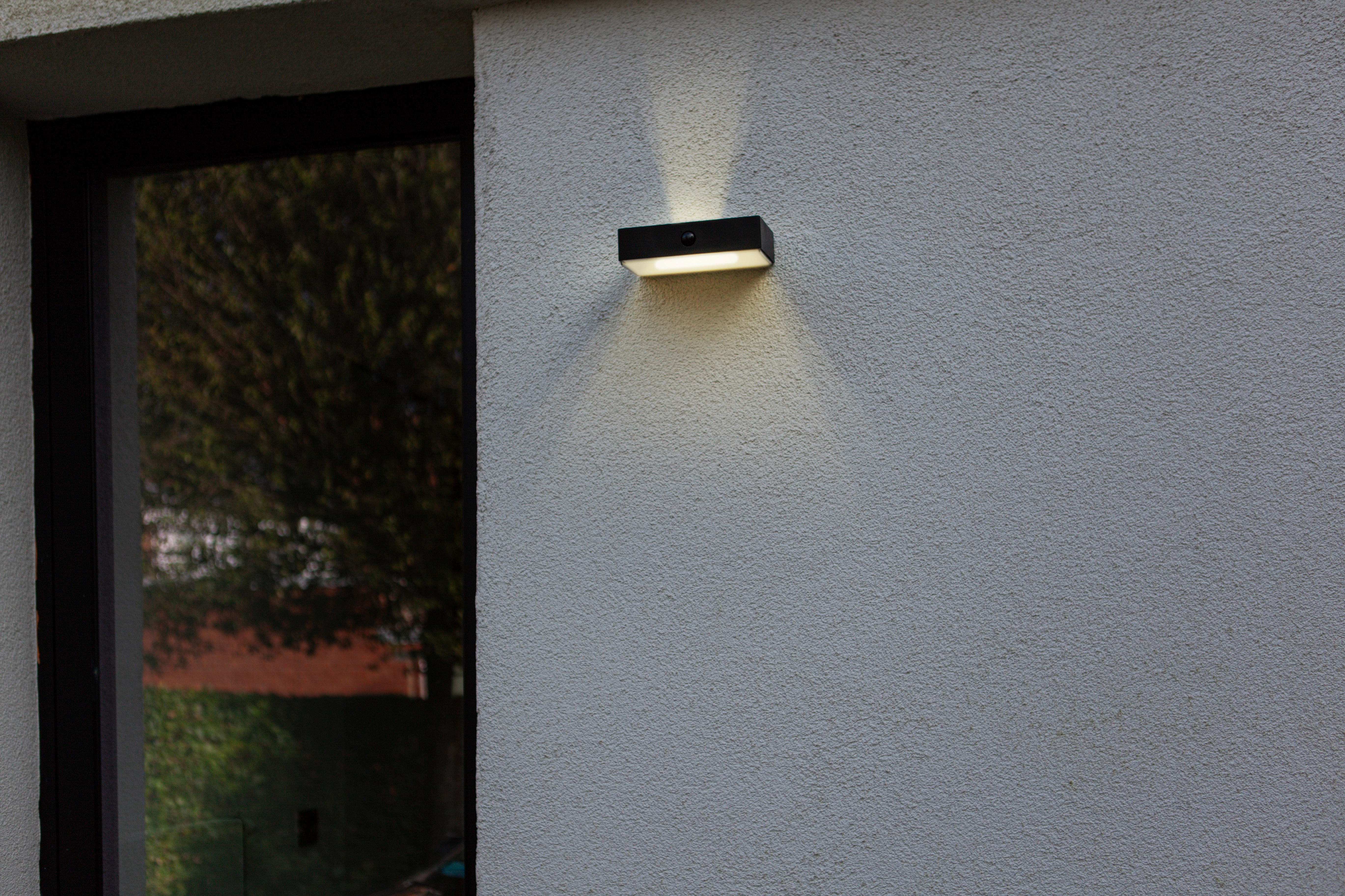 Lutec LED-Solar-Wandleuchte 18 4,3 x 800 lm Schwarz Fadi cm 10,5 x Connect