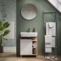 Vicco Waschbeckenunterschrank Karen, Sonoma/Weiß, 60 cm breit, mit Tür und offenen Fächern im modernen Badezimmer.