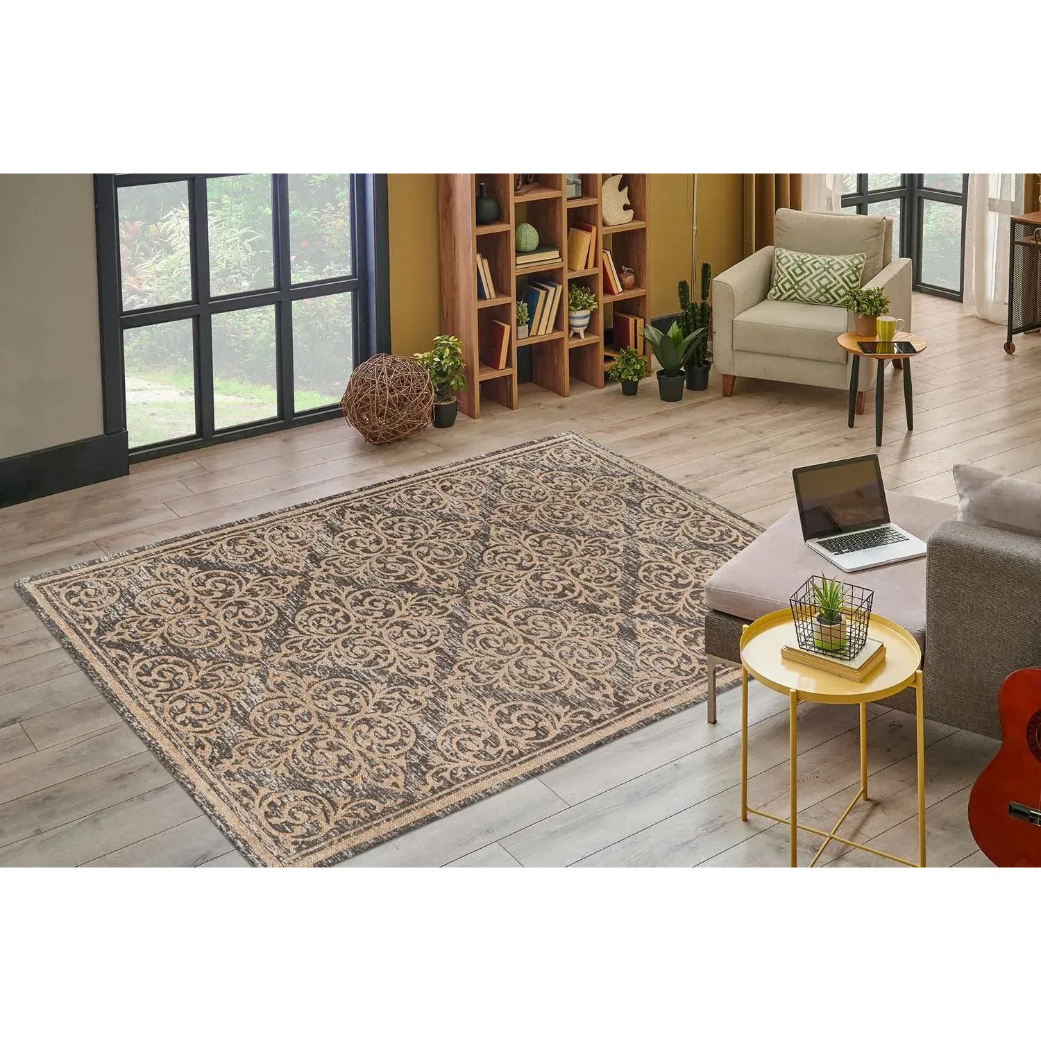 Beiger Kurzflor Teppich im Vintage Look mit orientalischem Muster, 160x230 cm.