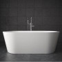 Freistehende, weiße Tronitechnik Badewanne Piperi aus Acryl mit Armatur und Siphon.