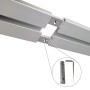 Detailaufnahme: Silberne Bestlivings Gardinenschiene aus Aluminium mit Verbinder und Inbusschlüssel.