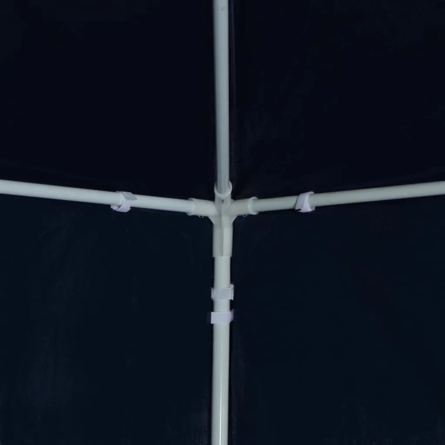 Detailaufnahme des Stahlrahmens vom blauen 3x3 m Partyzelt von vidaXL.
