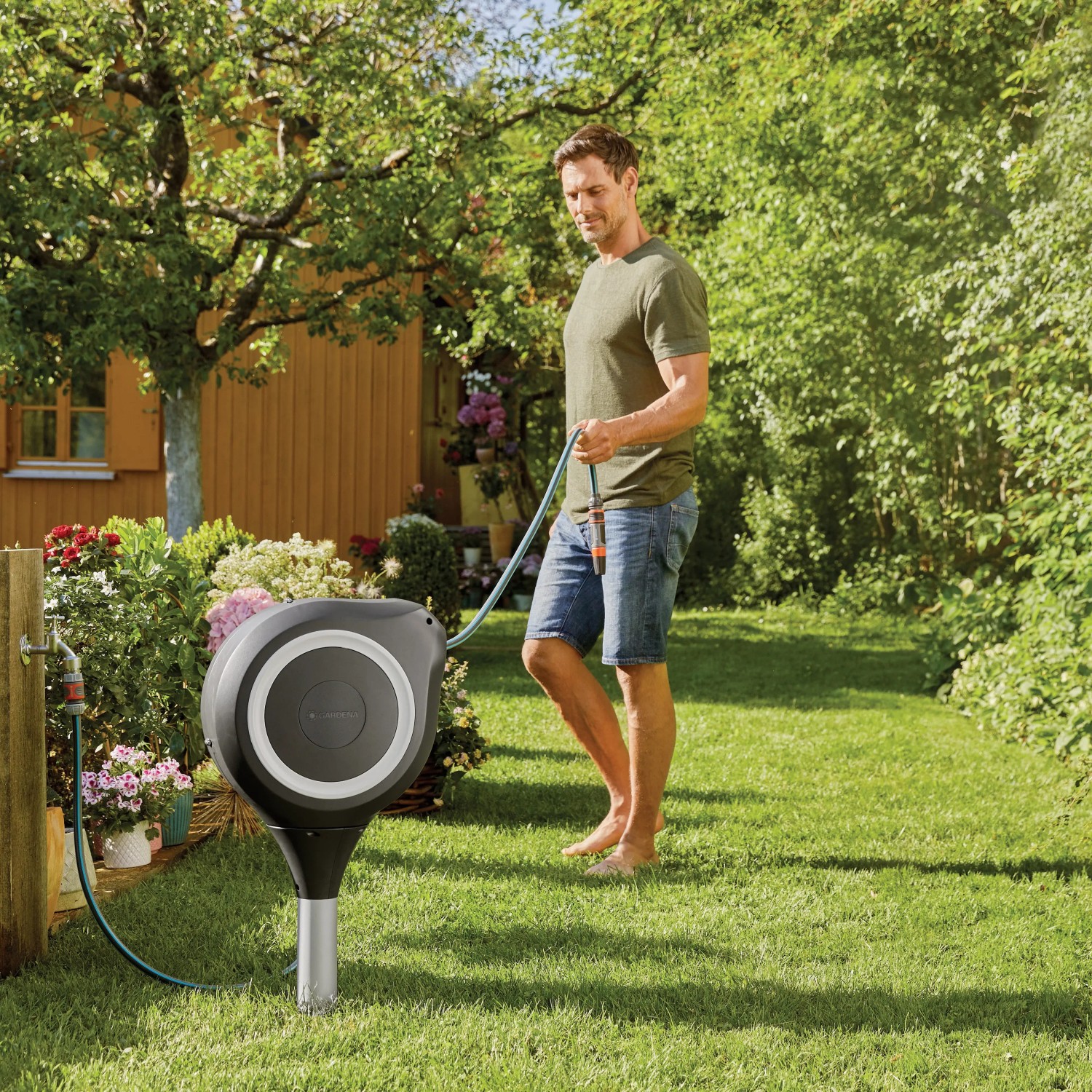 Gardena Garten-Schlauchbox RollUp M mit 20 m Gartenschlauch_6