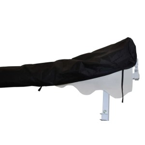 Schwarze Abdeckplane für eine 3 Meter Gelenkarmmarkise zum Schutz vor Witterungseinflüssen.
